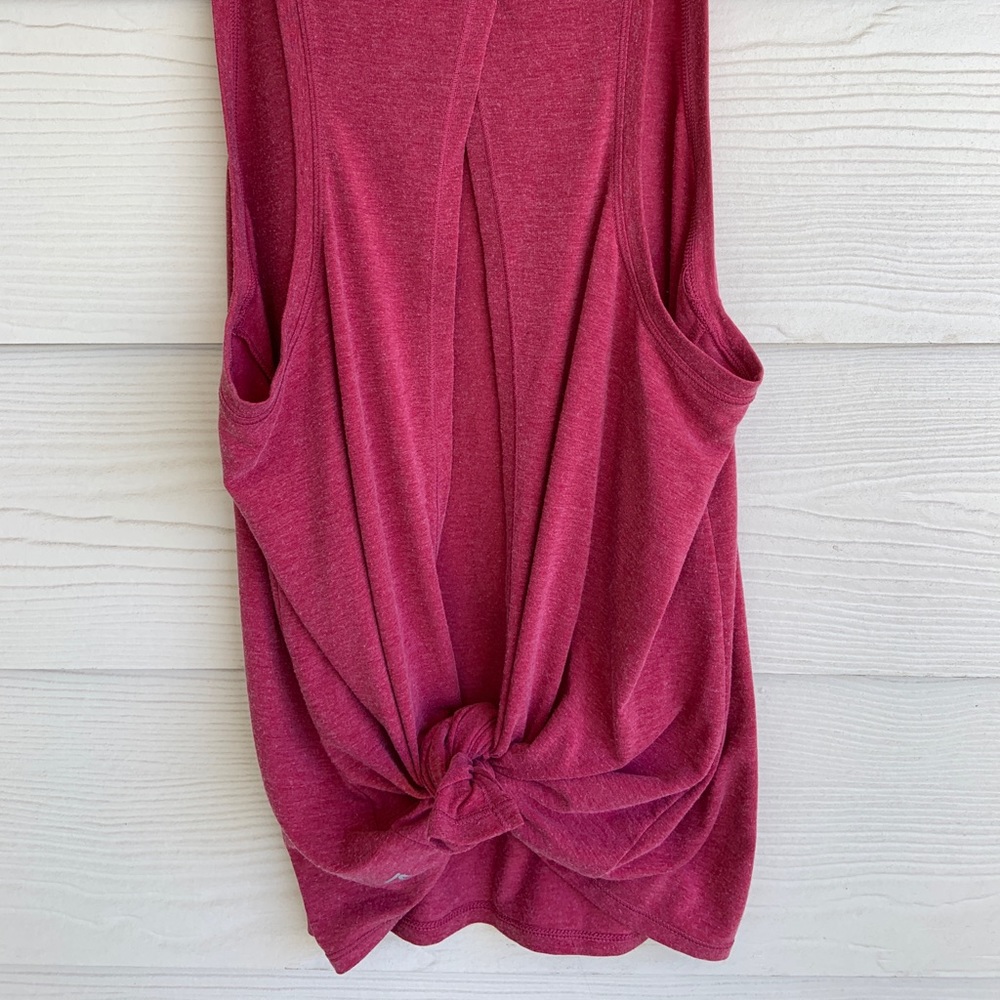 Gap fit tie back workout tank size M